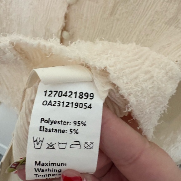 NWT Commence Cream Textured Floral Button-Down Flare Sleeve Top - Picture 6 of 8